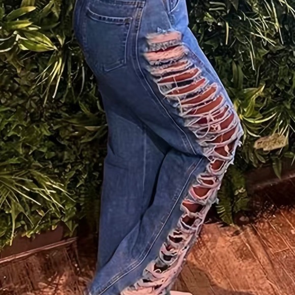 Women's Ripped Denim Jeans with Side Laddering and Slash Pockets🌿🪻🌿 - Picture 2 of 6